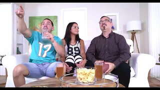 ���සුව පැය භාගයක් පමණ, ඔහු තබා තරහ යන අතර තම ඇයට ඉතා දුෂ්කර වන අතර, ඇය ද ආරම්භ කිරීමට ලිෆ්ට් මගේ පස්ස එක් එක් මත මගේ ගැටිති හා මට සහාය සියලු කාලය, ඇය මට කියන්නේ ඔව්, uhffh දමා, ටිකක් වැඩි, ඔව්. දෙකක් සම්පූර්ණ ඇතුළත