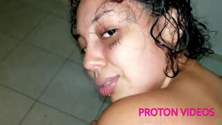 Kjo është një duhanit skena me e bukur tattoed femra model. Këtu ne bareback fuck goxha e saj pidhi, ndërsa ajo është pirja e duhanit. Për ata që duan të duhanit. Dy kënde të përfshirë POV.