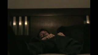 ���ංචා ගණිකාවක් බිරිඳ ලැබෙන ඇගේ මෝඩයෙක් slamed විසින් සම-සේවකයෙකු