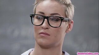 ���ොවුන් බබා කන ඇයගේ උපදේශකයන් cunt පන්තියේ පසු