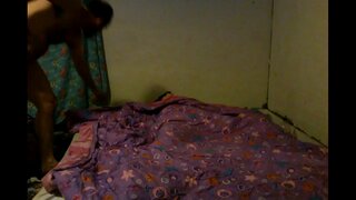 Lidhur në shtrat dhe dha një mësim