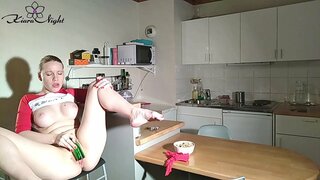 Hot Babe Jerk Dheth Botal - Dhèanamh Orgasm Hot Babe Jerk Dheth Botal - Dhèanamh Orgasm