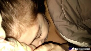 ���ह जाग उठा करने के लिए उसकी सौतेली बेटी अपने मुर्गा चूसने, और वह शिकायत नहीं की । 