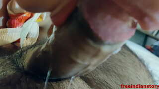 Desi indijski djevojka radi pušenje svog dečka u hotelskoj sobi s jasnim glasom na hindski